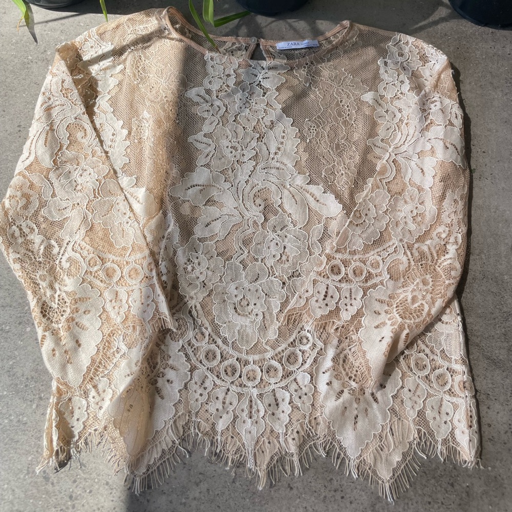 Wmns Zara cream/blush lace long/half sleeved top Size S